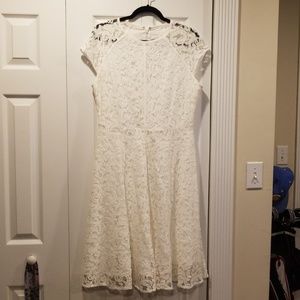 White short sleeve lace dress